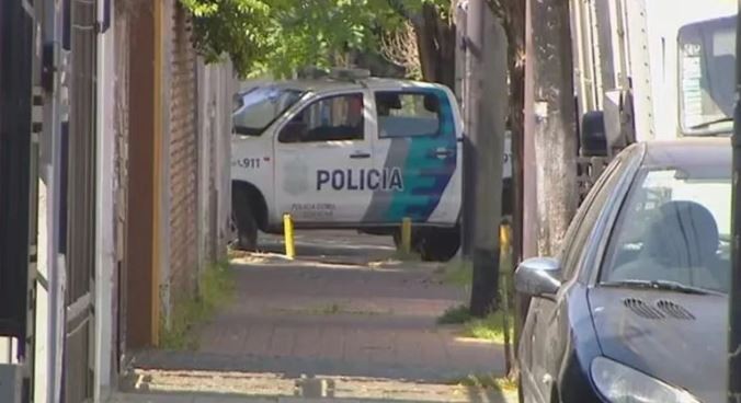 Encontraron muerto al hombre que se había atrincherado en su casa de Lanús | Actualidad