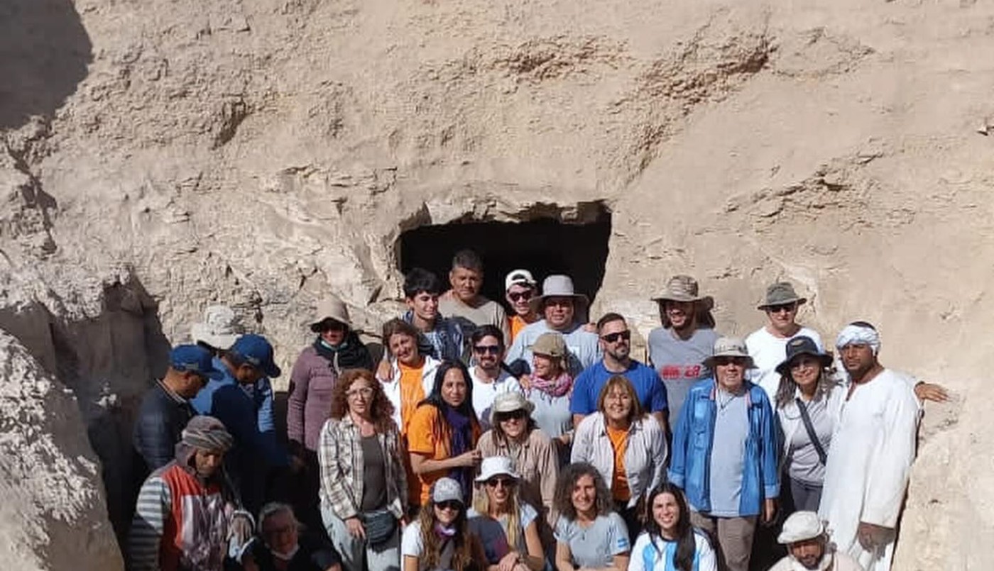 Investigadores argentinos se financiaron con ferias del plato y descubrieron la entrada original de una importante tumba egipcia | Actualidad