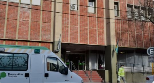 Buscan a joven que sacó a su hijo de 3 años intoxicado con cocaína de un hospital en Mar del Plata | Actualidad