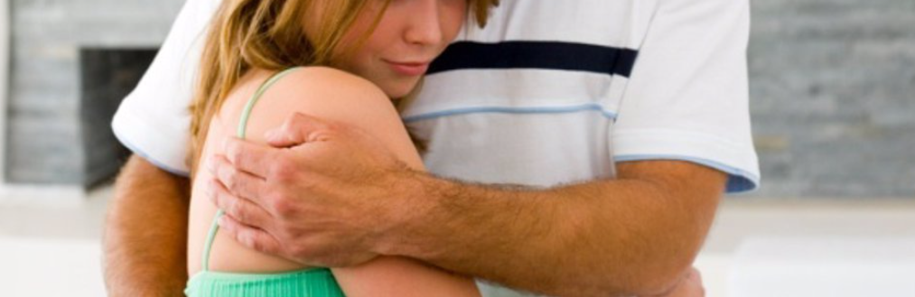 Adolescente logró que sus padre biológico le paguen cuota alimentaria mientras vive con su "papá del corazón" | Actualidad