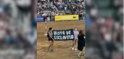 "Liberación animal": activistas veganos protestaron en una exhibición de caballos en La Rural | Actualidad