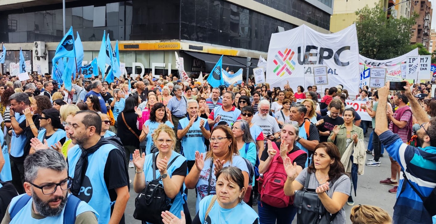 Gremios docentes afiliados a la CGT paran en todo el país por mejoras salariales y financiamiento educativo | Córdoba
