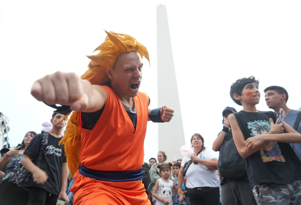 Miles de fanáticos de Dragon Ball se concentran en el Obelisco | Actualidad