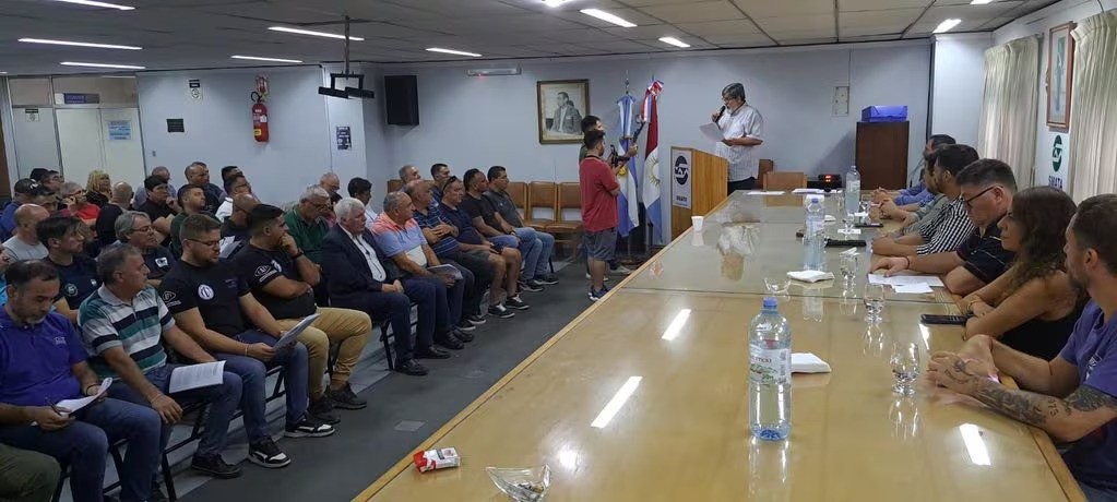 La Mesa Sindical de Córdoba quiere reunirse con el Llaryora | Córdoba