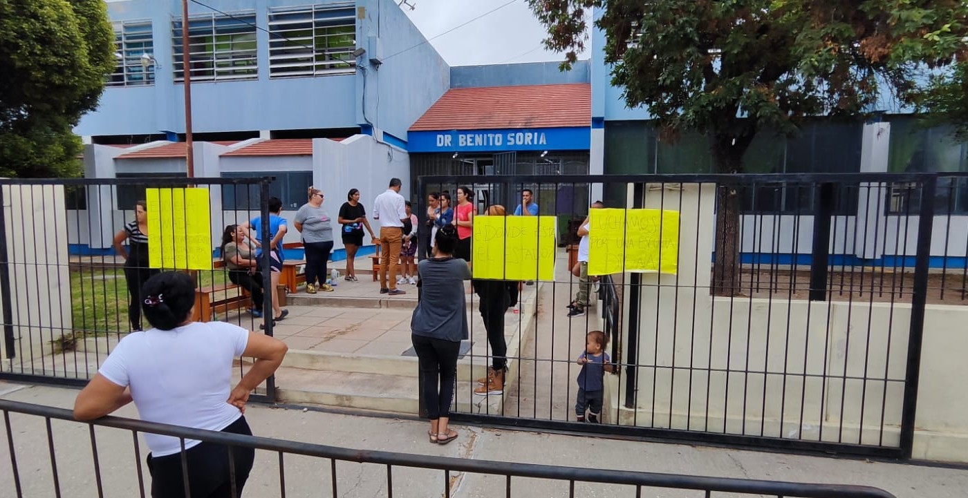 Padres tomaron la escuela Benito Soria por problemas edilicios | Córdoba