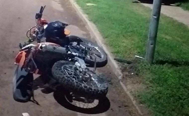 Un motociclista murió tras chocar contra un poste en Berrotarán | Córdoba