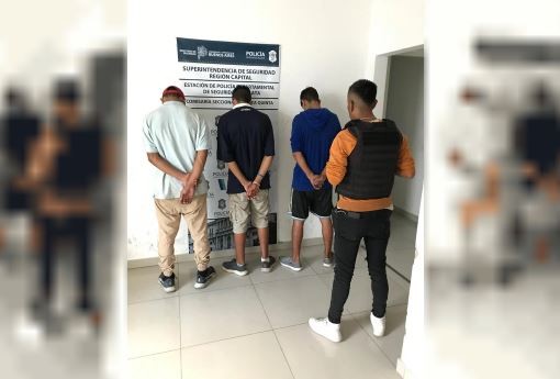 Tres jóvenes fueron detenidos por robar 69 paltas de un hotel alojamiento en La Plata | Actualidad