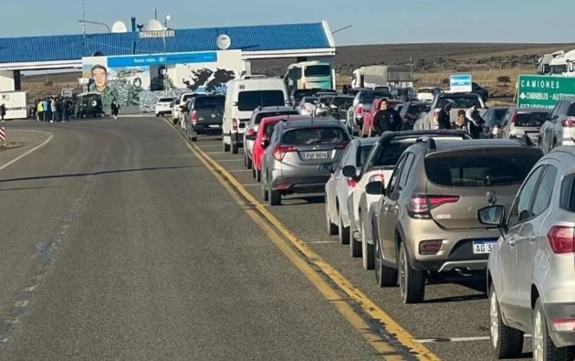 Prevén demoras en la frontera con Chile por el regreso de miles de argentinos | Actualidad