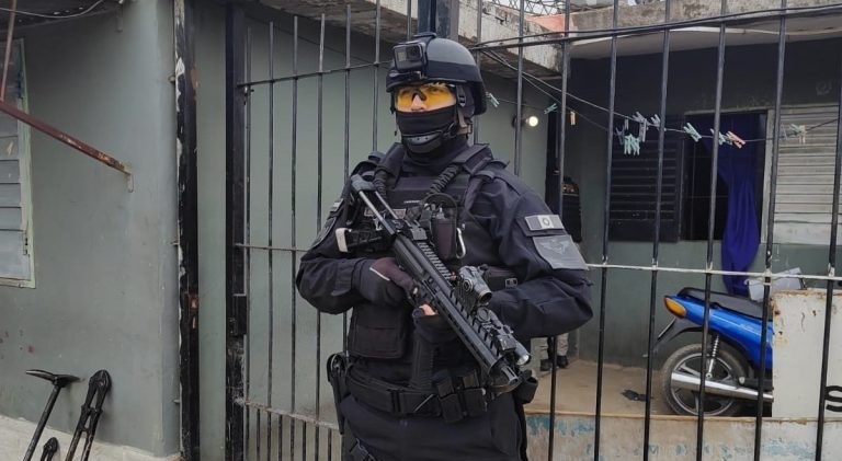 Detuvieron a una pareja con más de 500 dosis de marihuana en barrio Patricio Oeste | Córdoba