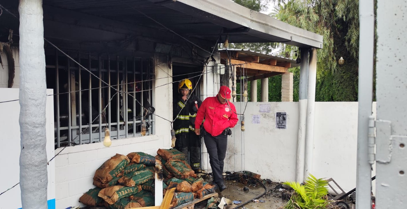 Se incendió un local comercial en Villa Esquiú | Córdoba