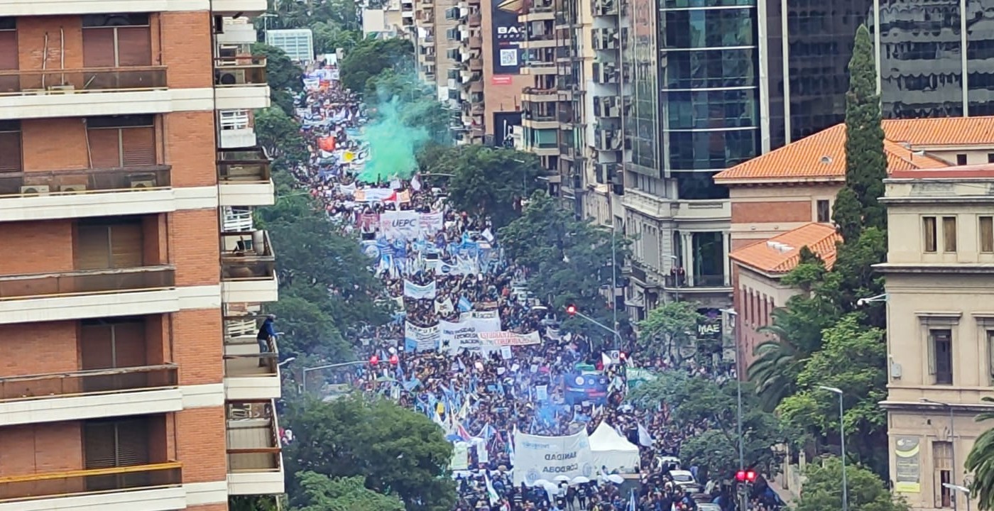 Multitudinaria marcha universitaria en el centro de la Ciudad de Córdoba | Córdoba