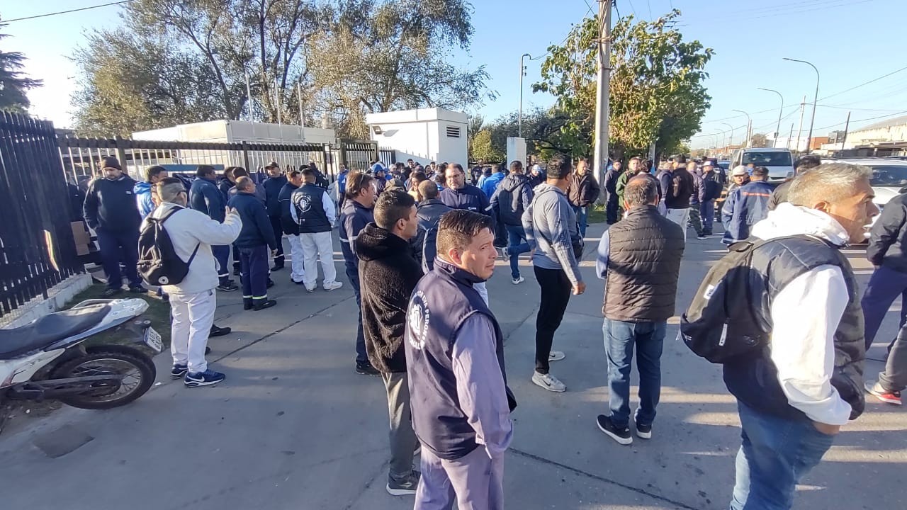 Despidos en la fábrica de motores WEG: trabajadores protestan y bloquean la producción | Córdoba