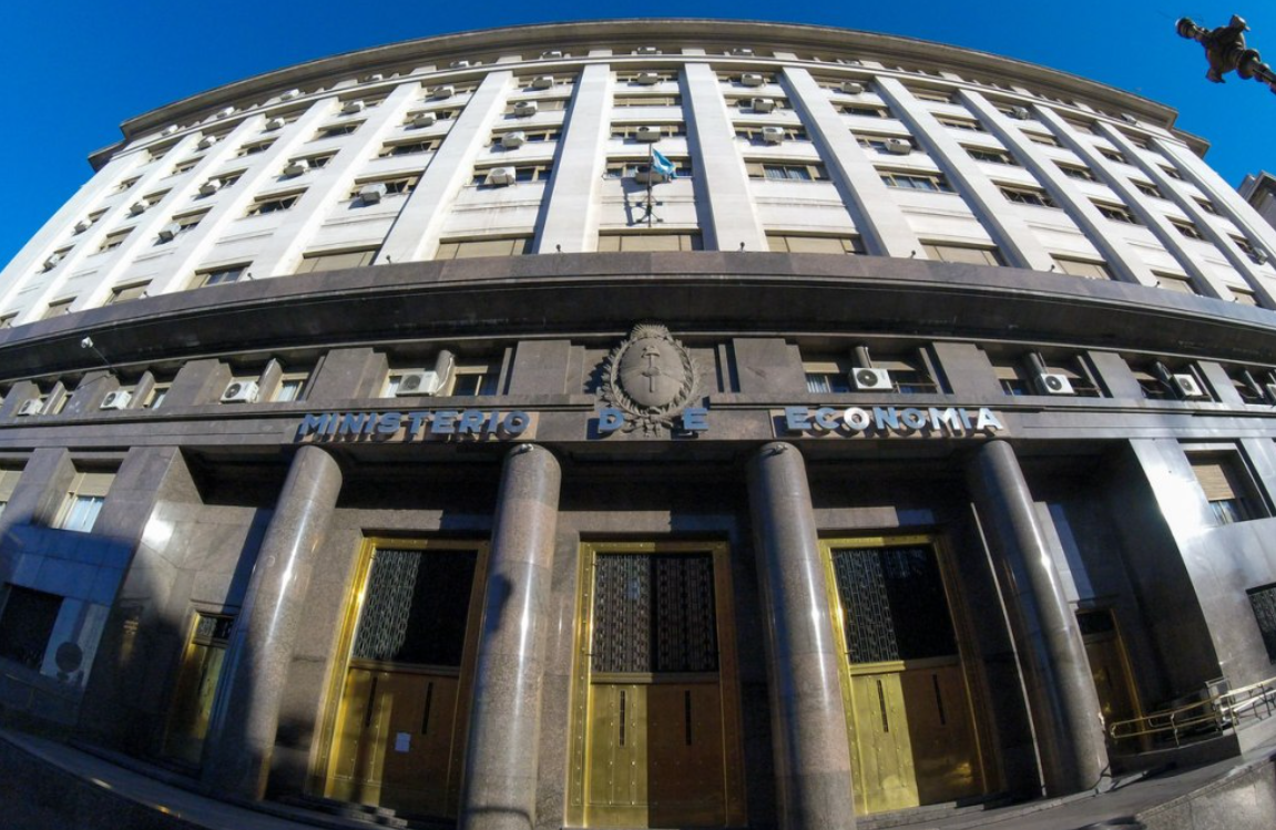 Las transferencias automáticas a provincias cayeron 20,6% en abril | Actualidad