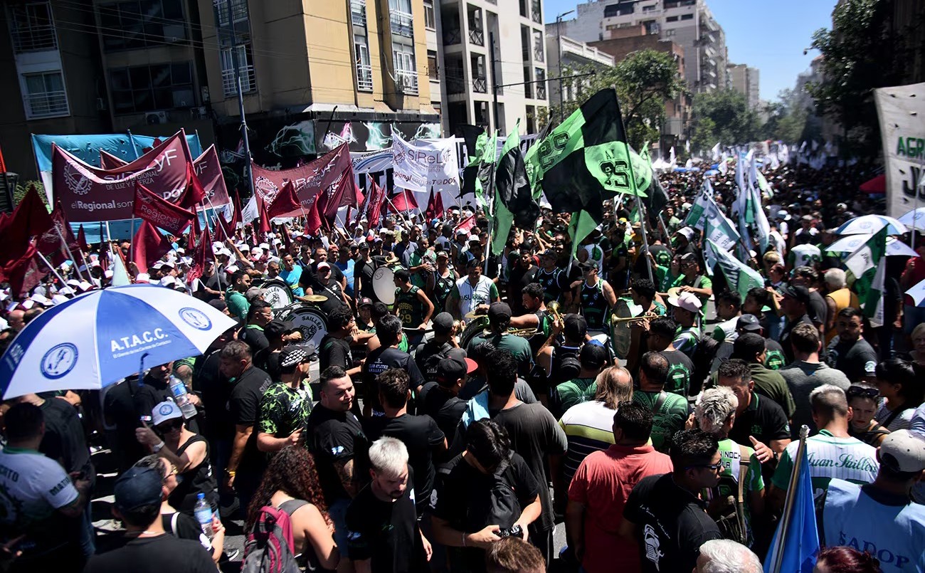 La CGT y movimientos piqueteros organizan una protesta contra Milei, durante el Pacto de Mayo en Córdoba | Córdoba