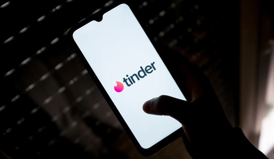 Conoció a una joven por Tinder y la invitó a su casa en La Plata: resultó ser una "viuda negra" | Actualidad