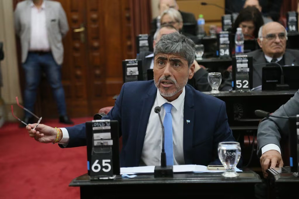 Legisladores denunciarán penalmente al ministro Quinteros por defraudación pública | Córdoba
