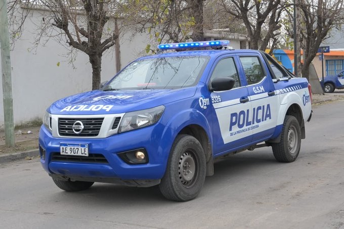 Córdoba: policías salvaron a una niña que se desmayo en el jardín | Córdoba