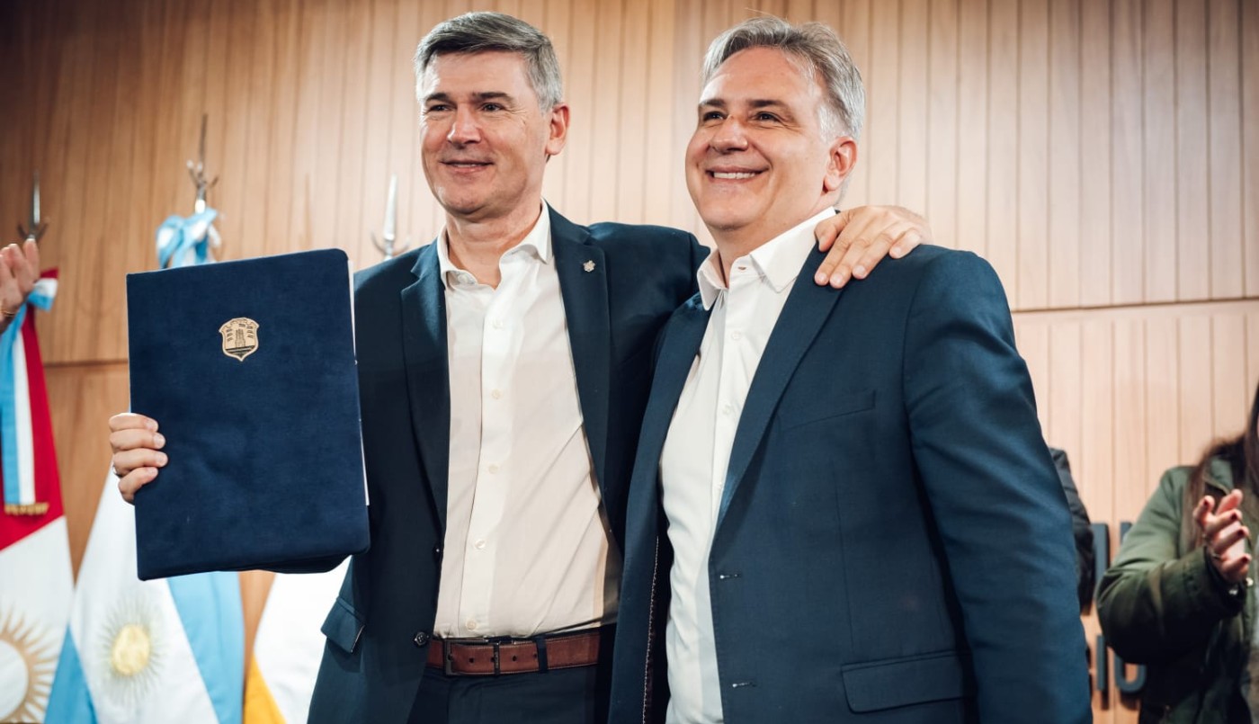 Passerini y Llaryora firmaron el contrato de obra del altonivel que conectará Valle Escondido con la Avenida Ejército Argentino | Córdoba