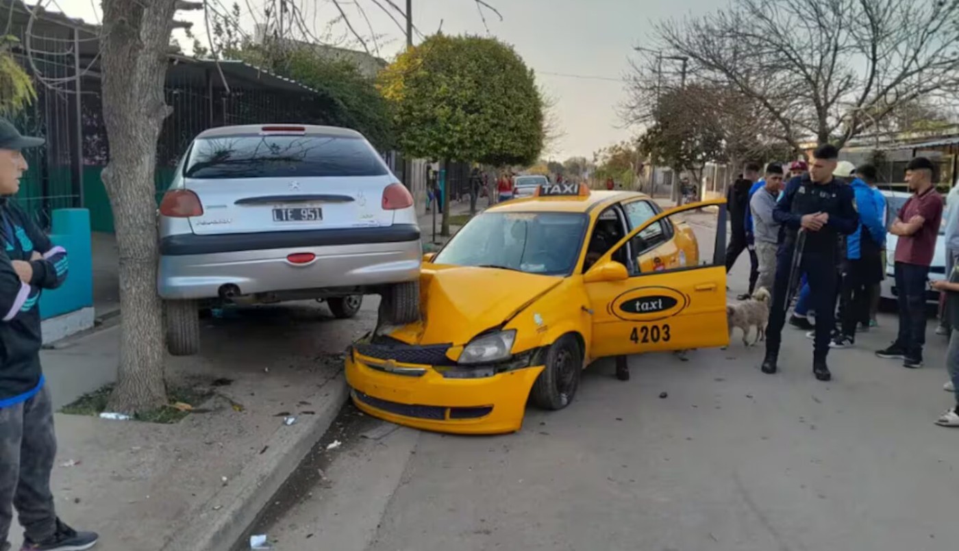 Córdoba: le robó a una taxista y terminó siendo asaltado por tres delincuentes | Córdoba