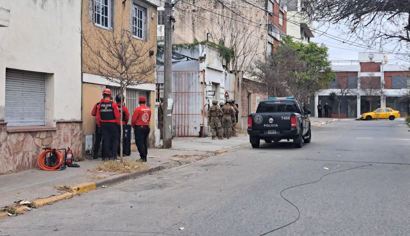 Eter ingresó a la vivienda del hombre atrincherado y logró reducirlo | Córdoba