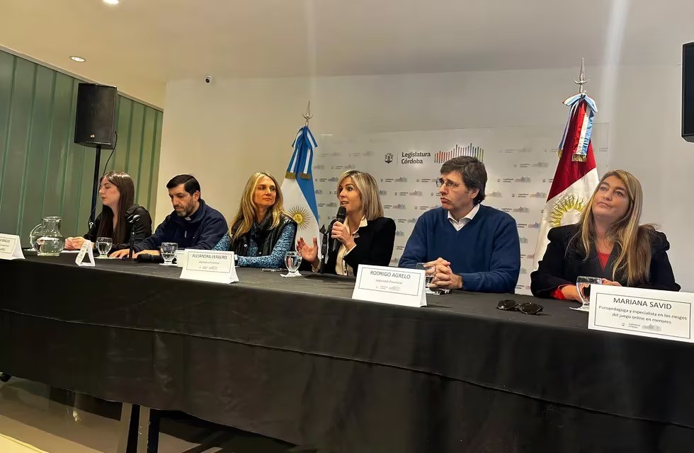Desde la Legislatura de Córdoba crearon una mesa de trabajo por el avance del juego “on line” en menores | Córdoba