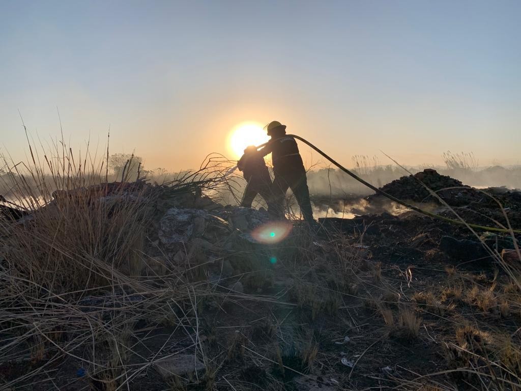 Bomberos Voluntarios combaten el fuego en siete puntos de la provincia | Córdoba
