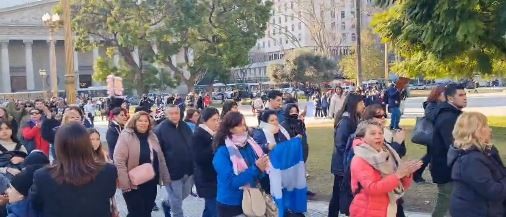 El padre de Loan se descompensó en medio de la marcha realizada en el Obelisco | Actualidad