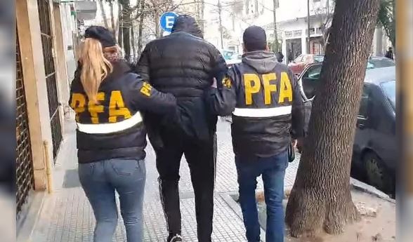 Condenaron a 10 años de prisión a un cirujano pediátrico tras pedirle fotos sexuales a una niña que operó | Actualidad