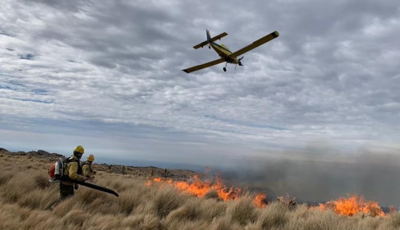 Incendio en la zona del Champaquí: Baja la intensidad del fuego y hoy esperan contenerlo | Córdoba