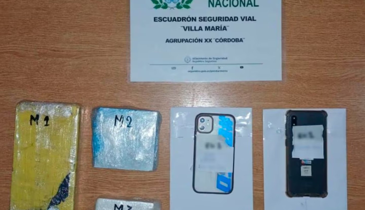 Detuvieron a 2 hombres por llevar 2 kilos de cocaína en una mochila | Córdoba