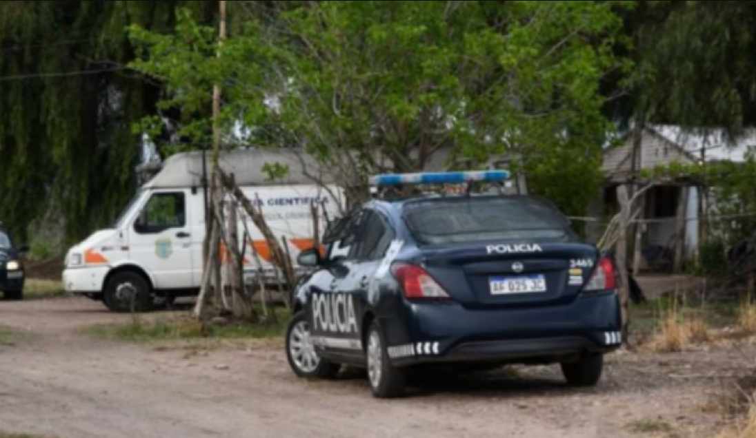 Llevaba varios días sin salir de su vivienda: lo hallaron muerto y sus perros estaban comiendo el cuerpo | Actualidad