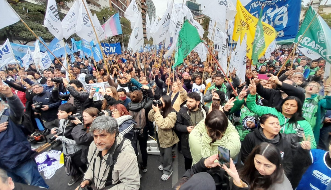 La CGT marcha en Plaza de Mayo y en el centro de Córdoba | Córdoba
