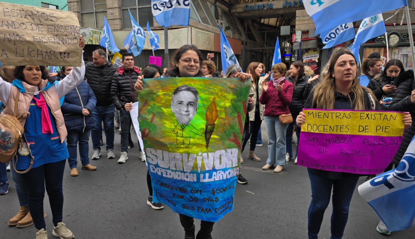 Llaryora pausó el diálogo con la UEPC por los insultos en la marcha | Córdoba