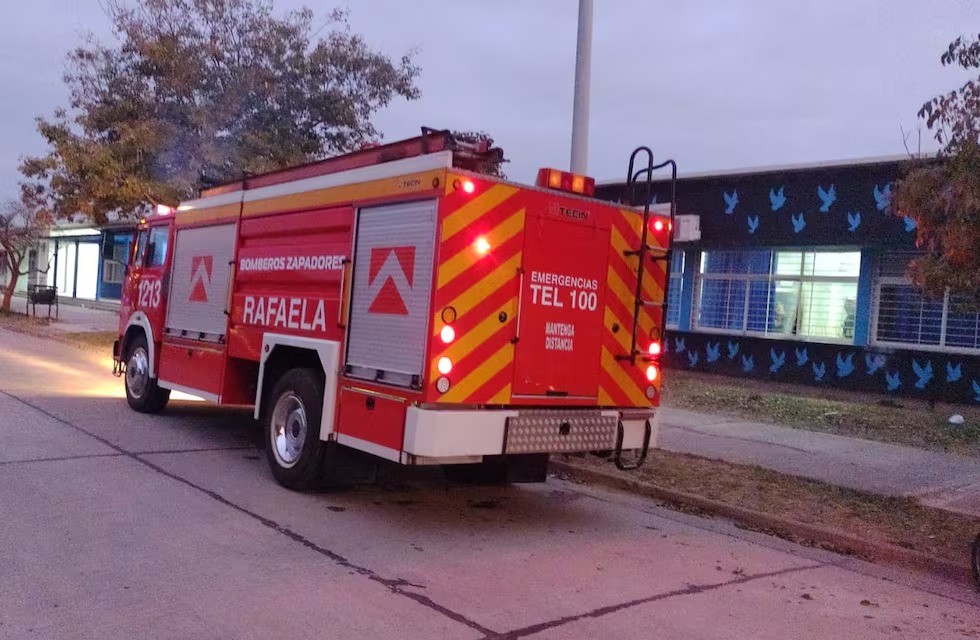 Bomberos rescataron a cinco perritos de un incendio en Alto Alberdi | Córdoba