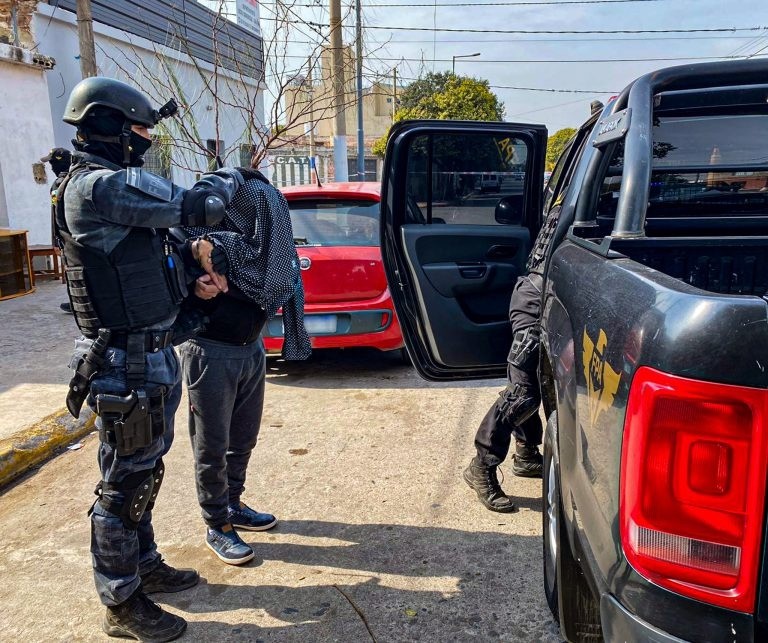 La Policía detuvo a dos hombres que comercializaban drogas en barrio General Bustos | Córdoba