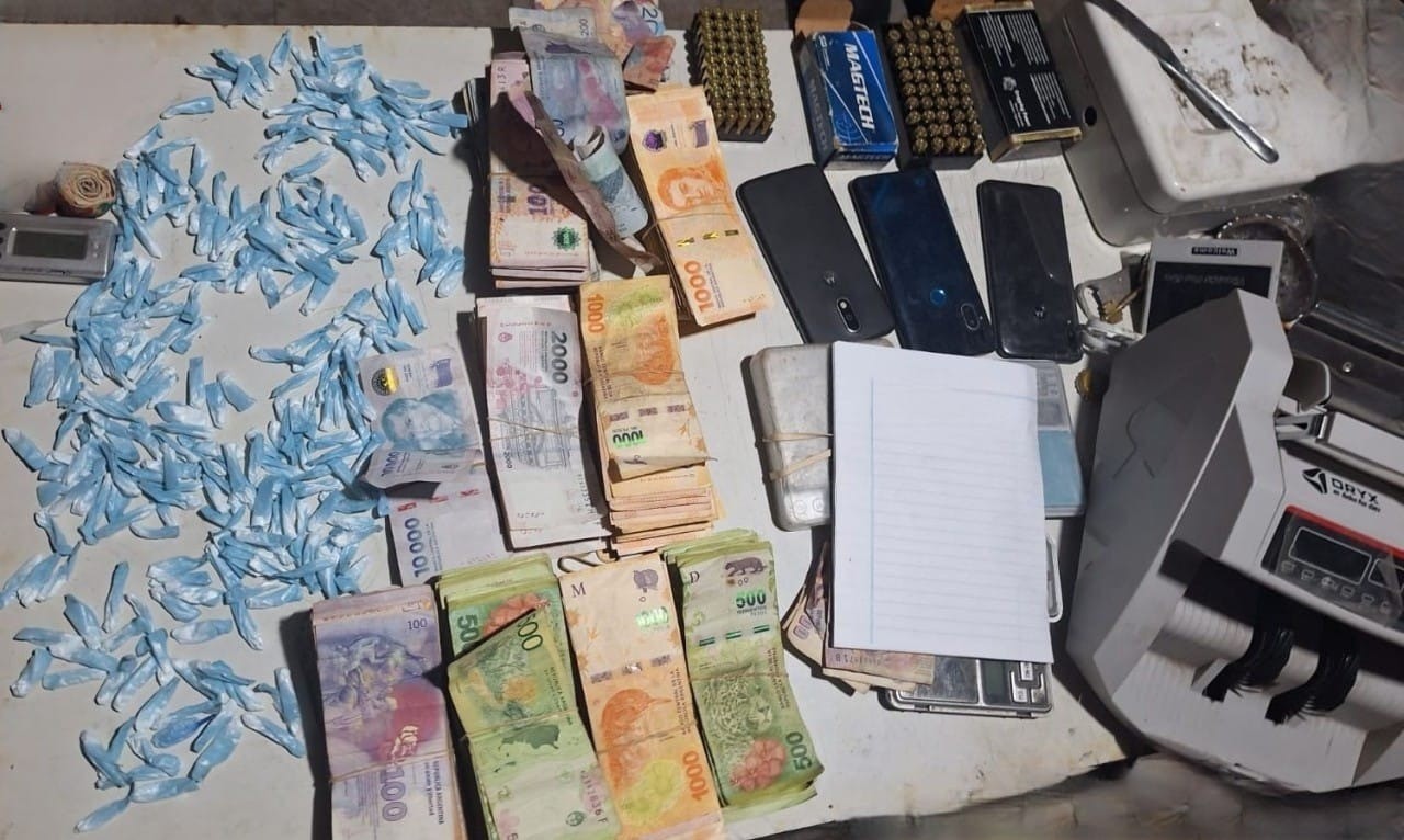 Córdoba: secuestraron más de 1 millón de pesos y gran cantidad de estupefacientes en un allanamiento | Córdoba