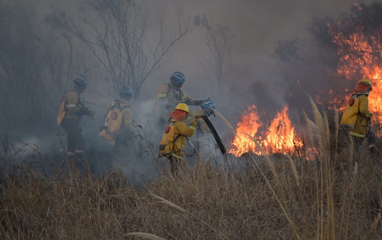 Actualización sobre el incendio en la autopista Córdoba-Carlos Paz | Córdoba