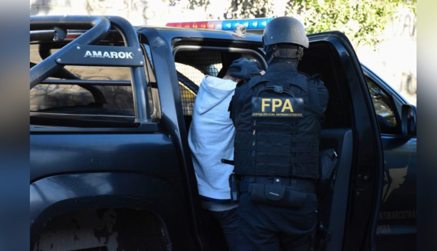 Cosquín: la FPA detuvo a un sujeto en la terminal de ómnibus y le incautaron cocaína y marihuana | Córdoba