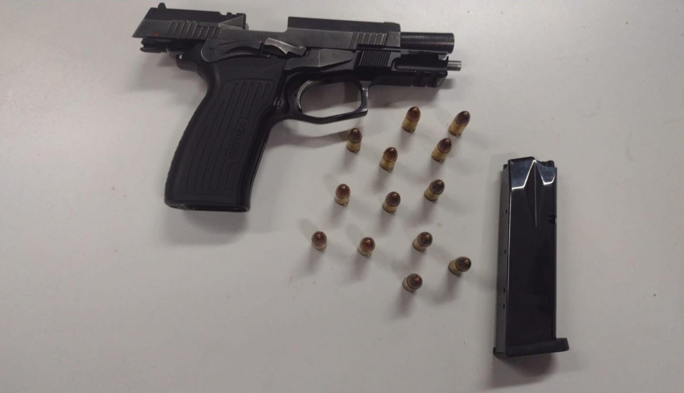 Córdoba: detuvieron a un hombre por manipular un arma de fuego en la vía pública | Córdoba