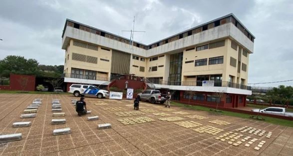 Detuvieron a un policía que transportaba mil kilos de marihuana | Actualidad