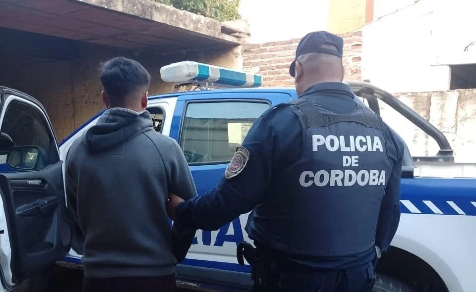 Inseguridad en Córdoba: detuvieron a cuatro individuos con armas de fuego en Villa Siburu | Córdoba