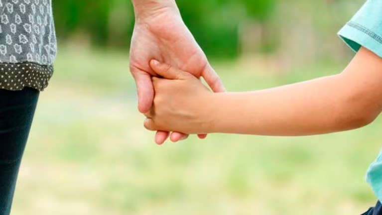 Hay una convocatoria para familias que quieran adoptar un niño de 7 años amantes del deporte | Actualidad