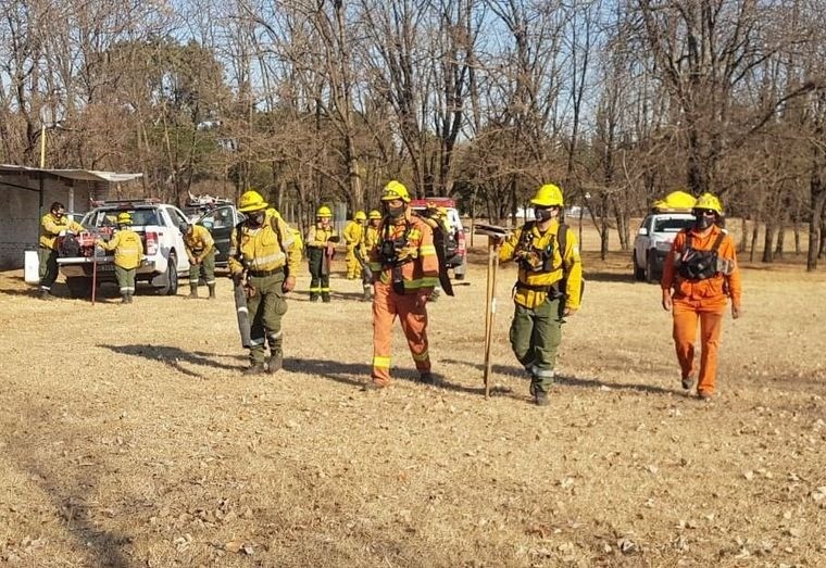 La Calera: bomberos combaten un nuevo incendio forestal | Córdoba