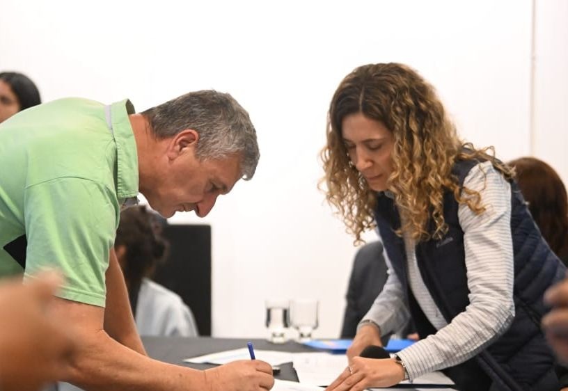 Córdoba: la Provincia entregó más de $1.100 millones para la reconstrucción de viviendas afectadas por los incendios | Córdoba