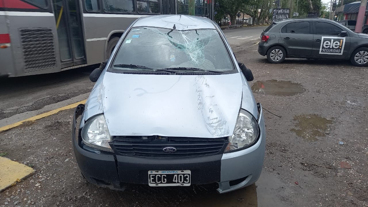 Impactante siniestro vial en Córdoba: intentó esquivar un auto en contramano y se dio vuelta | Córdoba