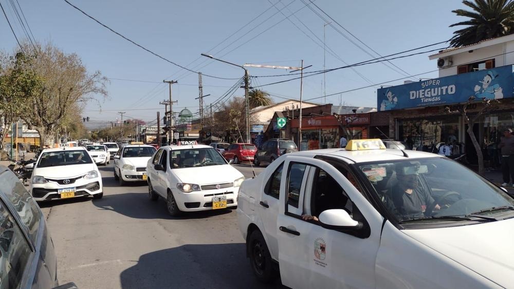 Desde este martes Villa Allende habilita las aplicaciones que reemplazarán a los taxis | Córdoba