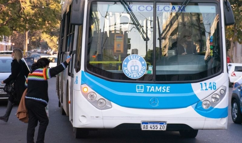 Intentó robarle a una mujer en el colectivo y quedó detenido por el resto de los pasajeros | Córdoba