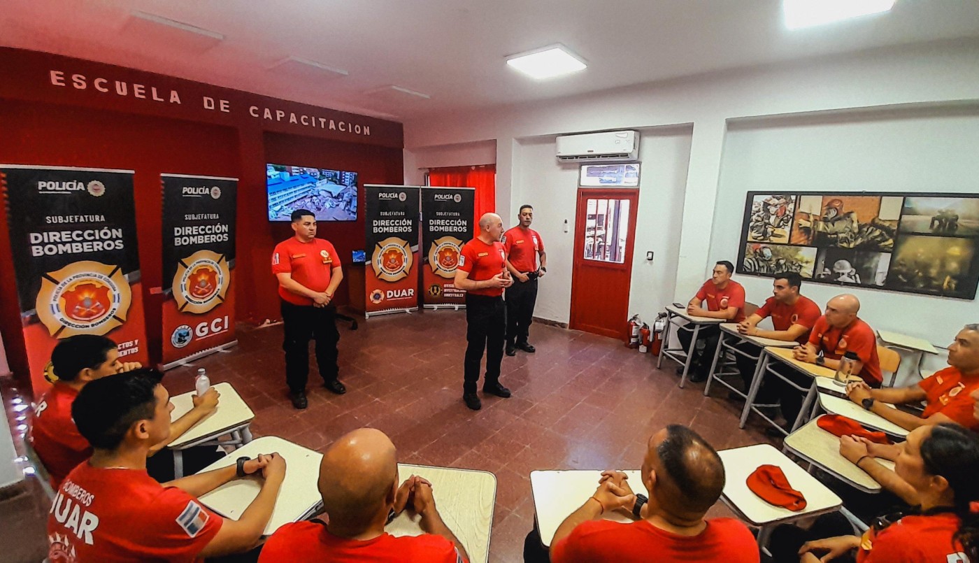 Bomberos cordobeses viajaron a Villa Gesell para colaborar en la búsqueda y rescate de desaparecidos | Córdoba