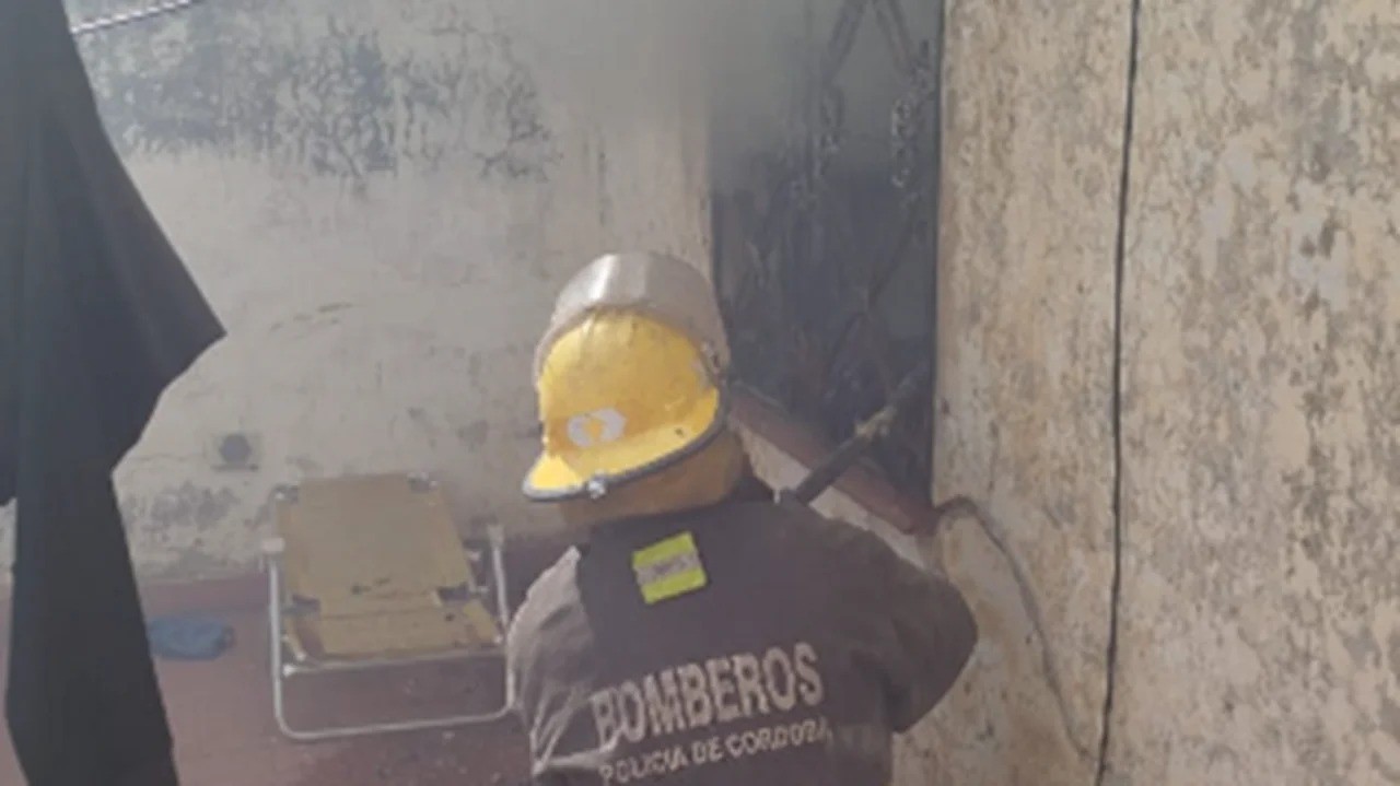 Se incendió una casa en barrio San Nicolás: un menor sufrió quemaduras y otros 2 intoxicados | Córdoba