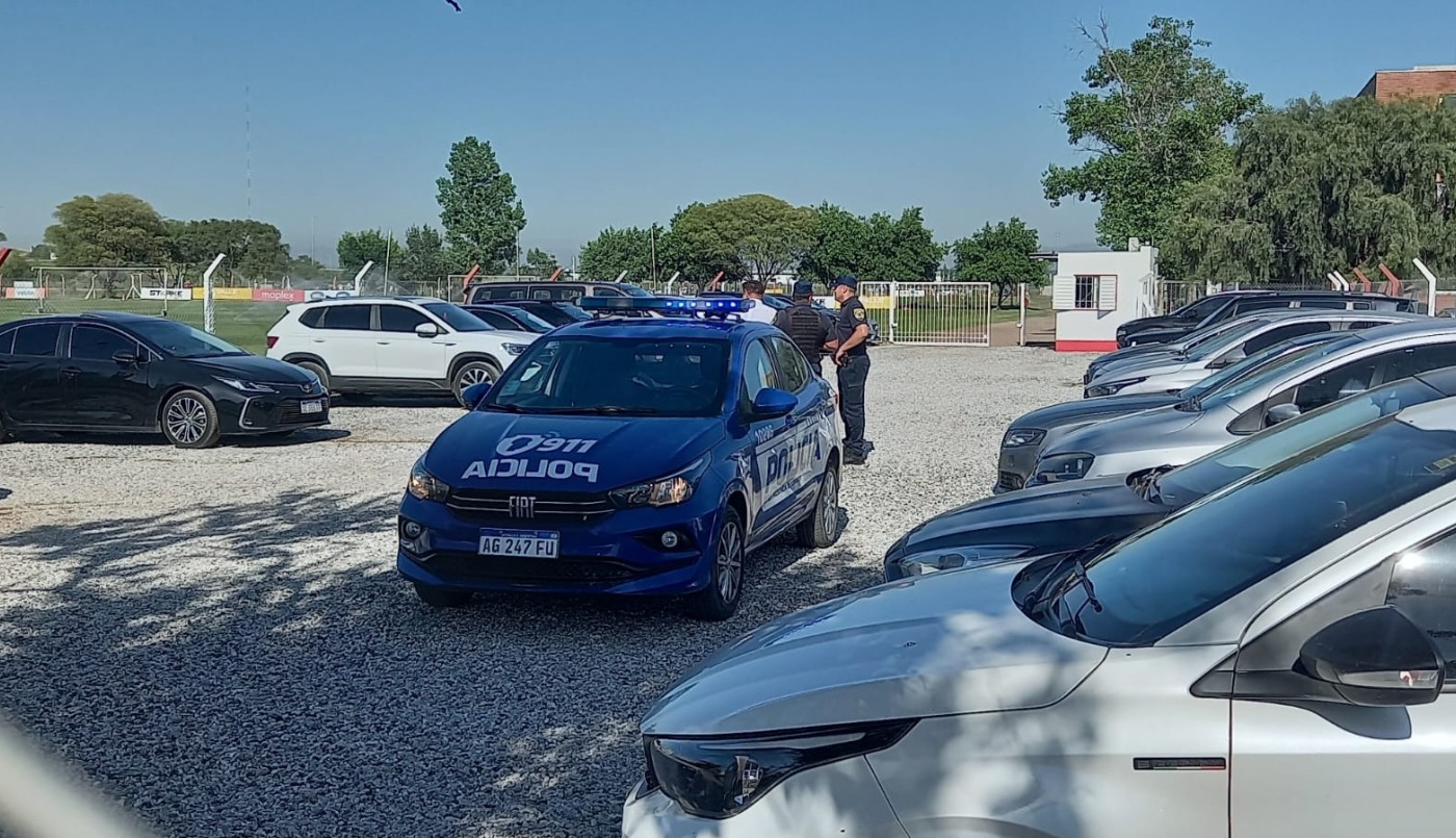 La Agustina: Instituto entrena con custodia policial tras las amenazas de los barrabravas | Córdoba